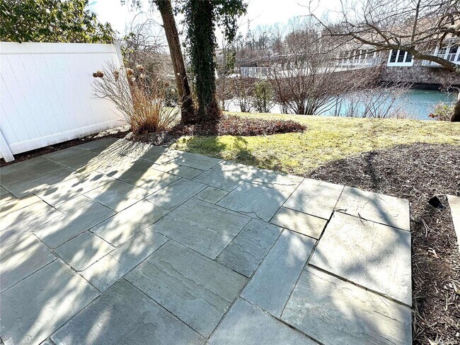 Building Photo - 132 Fairfield Dr