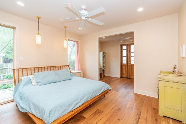 Building Photo - CHARMING, MODERN, CUSTOM HOME IN MID-CITY FOR RENT