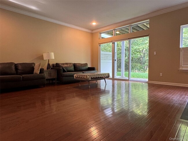 Building Photo - 54 Fairways Dr