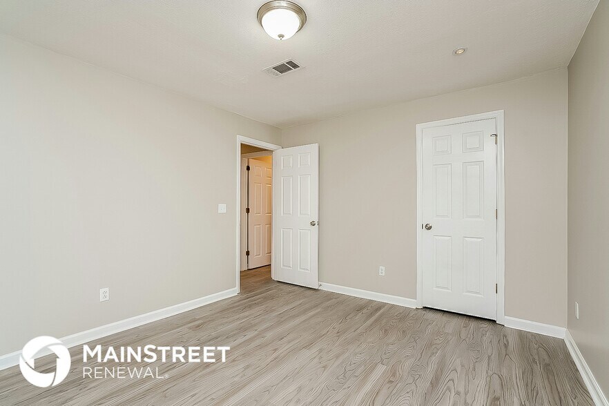 Building Photo - 1705 Pine Crest Ct