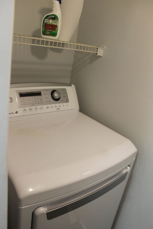 Building Photo - Plantation Point - 1st Floor, 2 Bedrooms