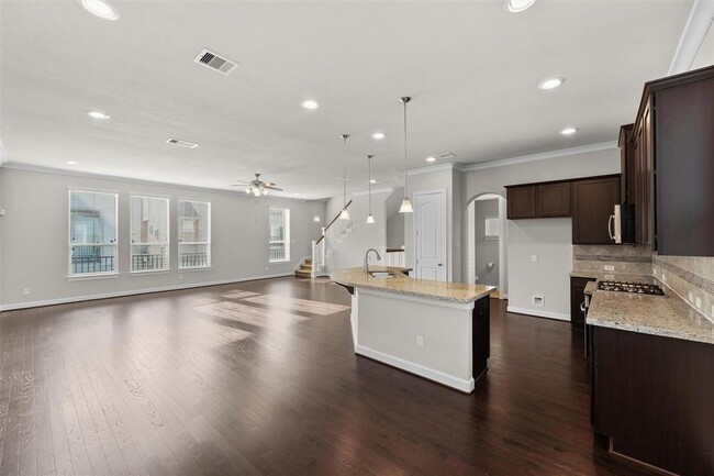 Building Photo - 9611 Knights Station Dr
