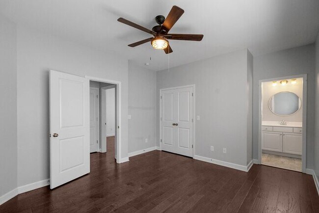 Building Photo - Stunning All-Brick Home in BridgeMill Community!
