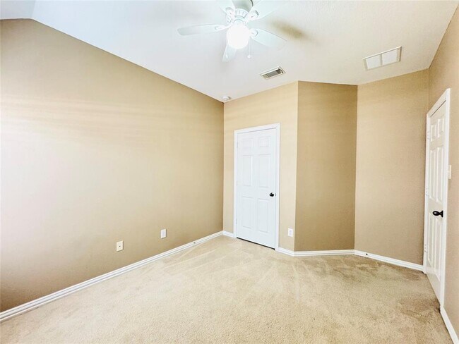 Building Photo - 23247 Dewflower Dr