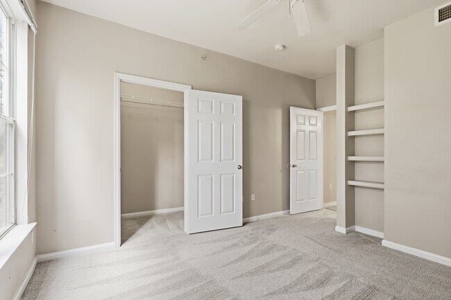 Building Photo - 7438 S Quail Cir