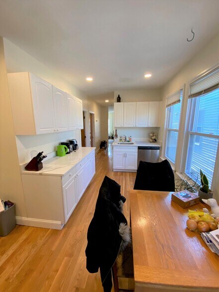 Building Photo - 359 Western Ave