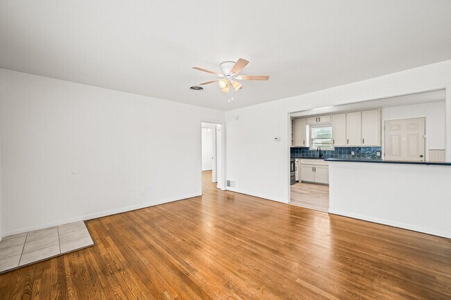 Building Photo - 4823 9th St