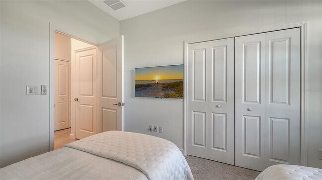 Building Photo - 5225 Blue Crush St