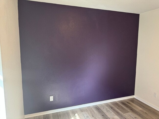Building Photo - 4 bedroom 2.5 bathroom almost-new house in...