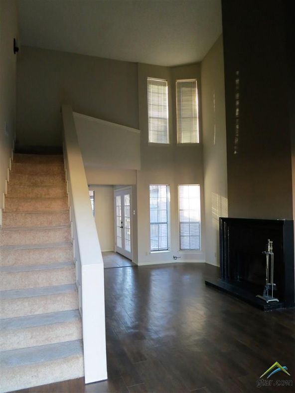 Building Photo - 5809 Hollytree-