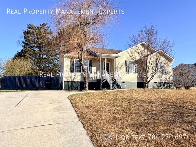 Building Photo - 123 Garden St