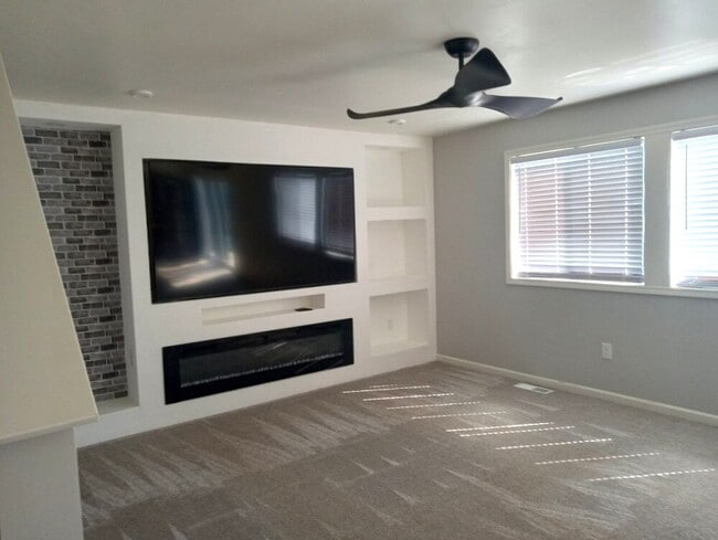 Building Photo - Spacious 4-Bedroom Home with 3 Full Baths in Swartz Creek