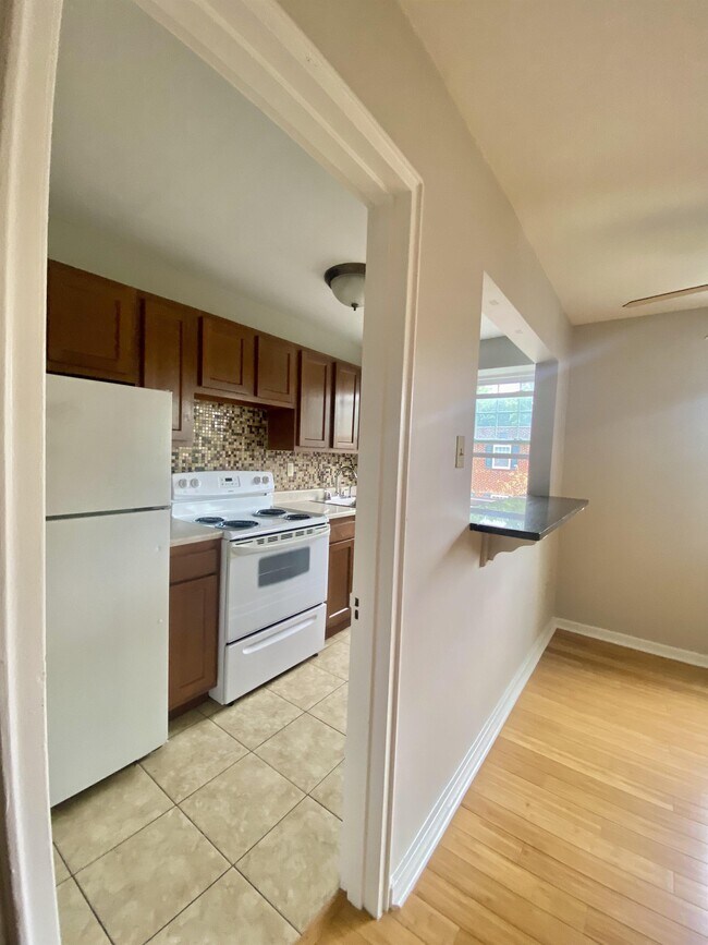 Interior Photo - FRIENDSHIP COURT -- 162