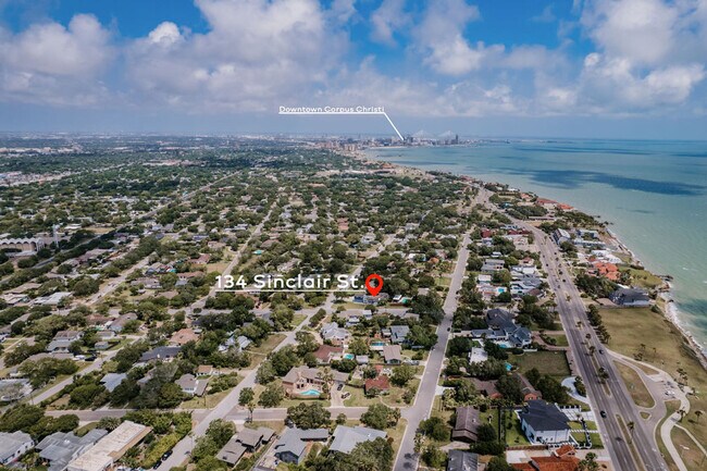 Building Photo - 134 Sinclair St