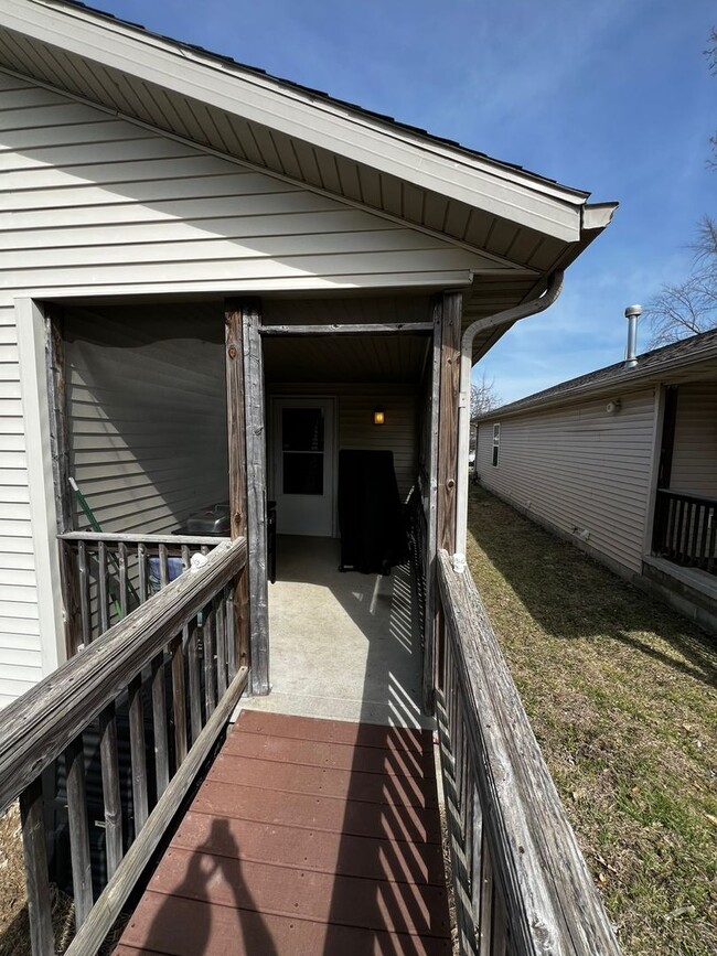 Building Photo - 3-Bedroom/2-Bathroom Single-Family Home – Available August 1st!