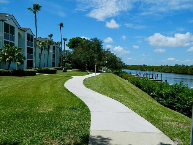 Building Photo - 2506 SE Anchorage Cove