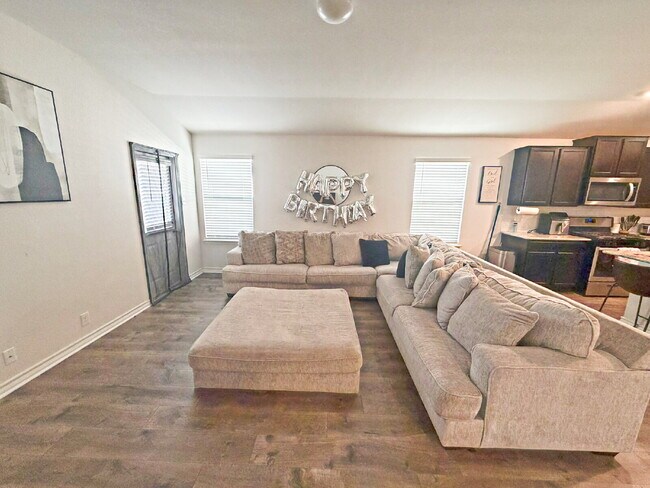 Building Photo - 13138 Whispering Bend, San Antonio, TX 78252