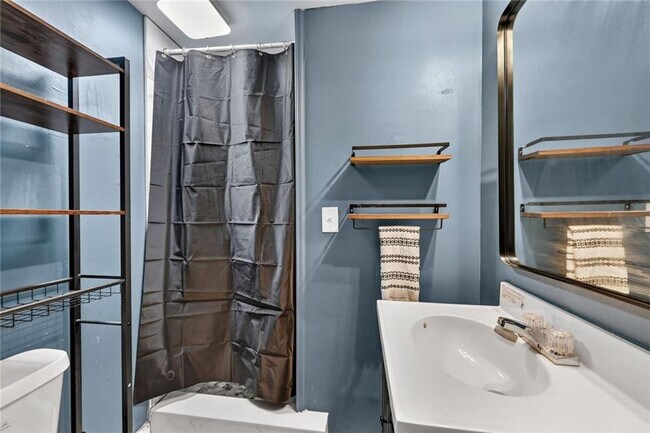 Building Photo - 2986 Courtland Oaks Trail SW