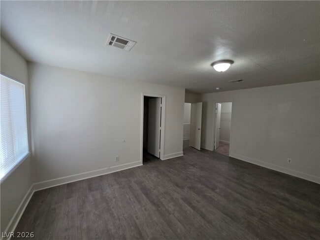 Building Photo - 3412 Townhouse Dr