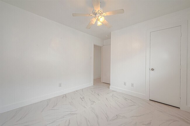 Building Photo - 20939 Young Meadows Way