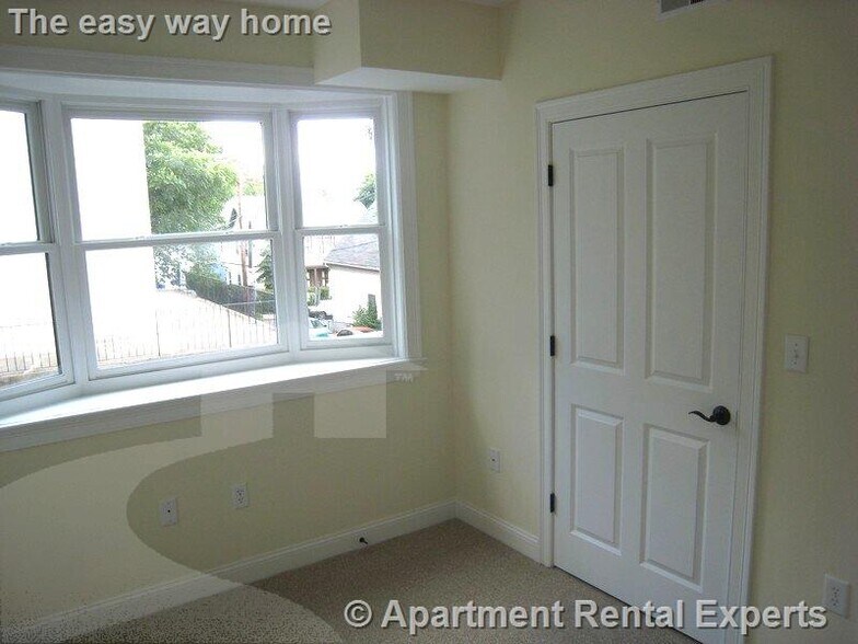 Building Photo - 43-45 Pitman St Unit #201