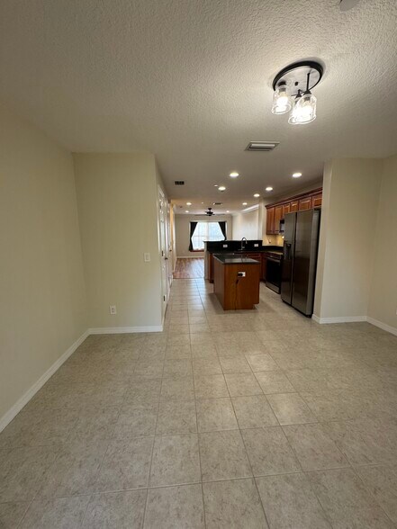 Building Photo - 8741 Spruce Hills Ct