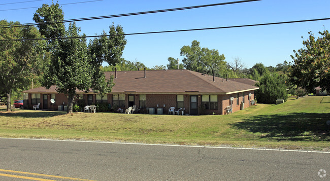 Primary Photo - Bent Oak Village