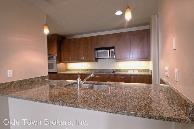 2 Br 5 Bath House 100 S Eola 813 Orlando Fl Apartment Finder Building Photo 2 Br 5 Bath House 100 S Eola 813