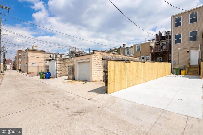 Building Photo - 1714 Patapsco St