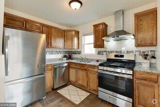 Building Photo - Perfect 4 bedroom count Home in Columbia H...