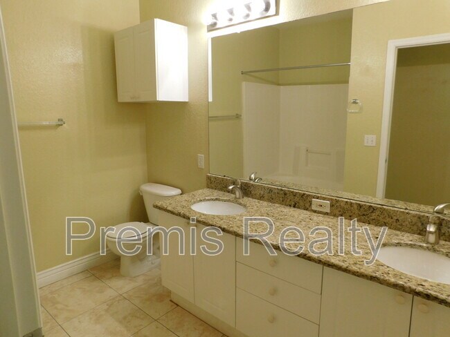 Building Photo - 2713 Via Murano