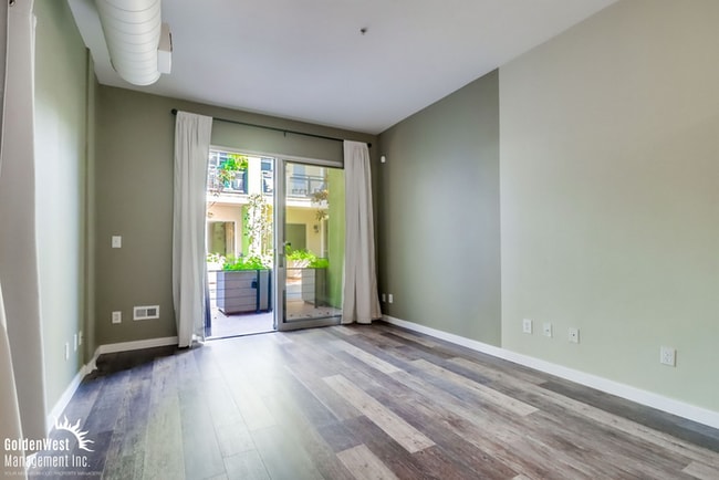 Building Photo - Updated 1Bdm 1Ba Condo with Modern Ameniti...