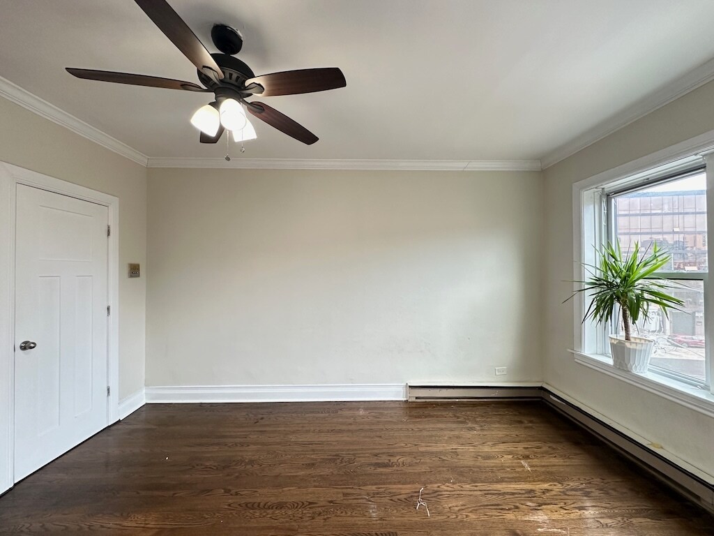 Building Photo - 644 W Roscoe St