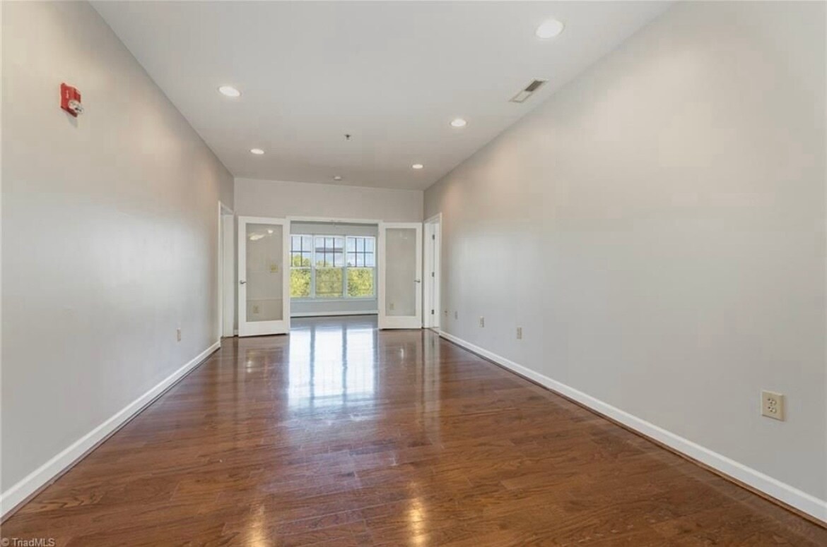 Building Photo - 102 Campus Walk Trl