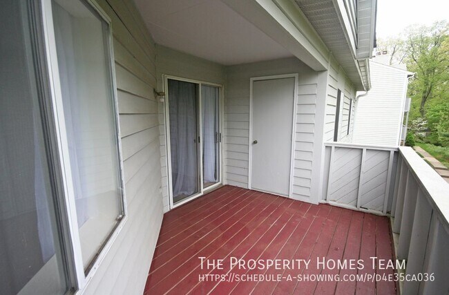 Building Photo - 2217 Lowells Glen Rd