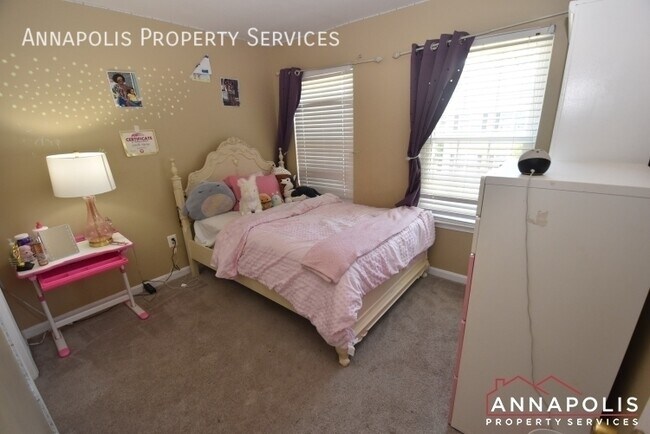 Building Photo - 2711 Summers Ridge Dr