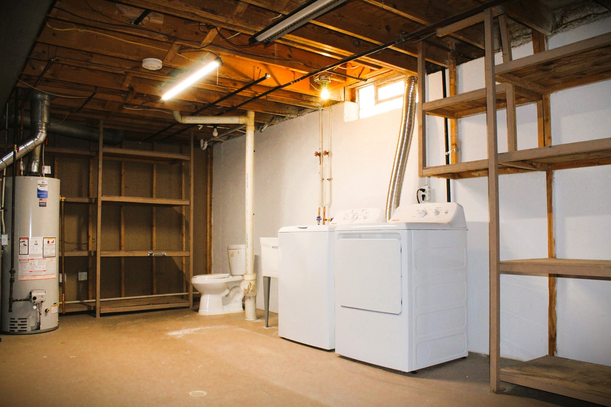 Building Photo - 32105 Knapp Ave