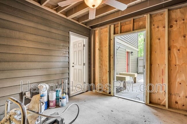 Building Photo - 236 Bayview Drive