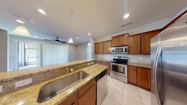 Building Photo - 13950 Berryview Rd