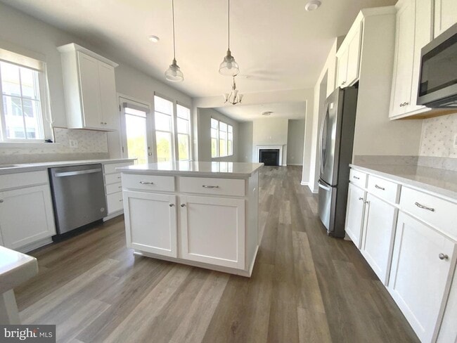 Building Photo - 5763 Hawk Ridge Rd