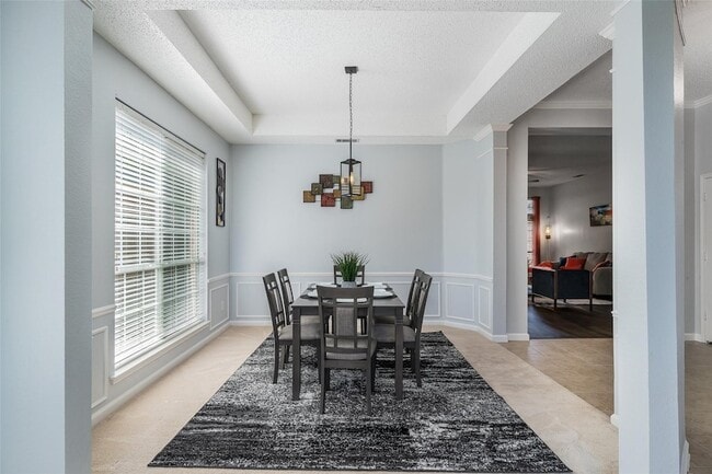 Building Photo - 10217 Napa Valley Dr