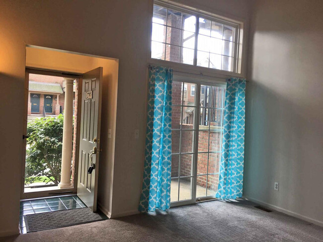 Building Photo - 2797 Barclay Way