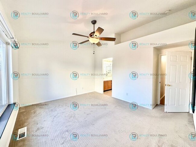 Building Photo - Stunning 3-Bedroom, 2-Bath Home in Desirab...