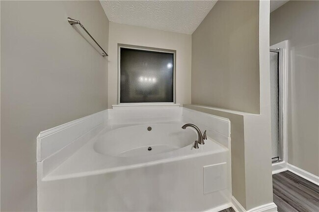 Building Photo - 1304 Stephens Pond View