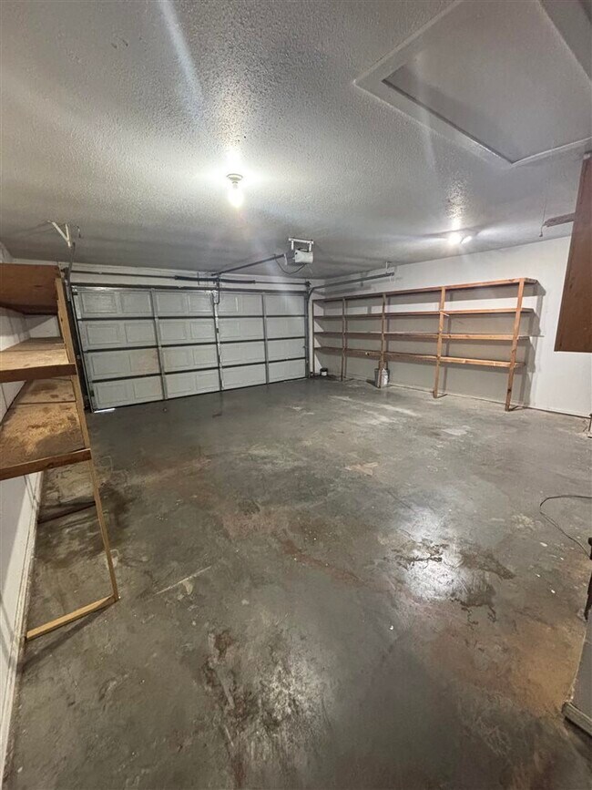 Building Photo - 7816 NW Baldwin Ave