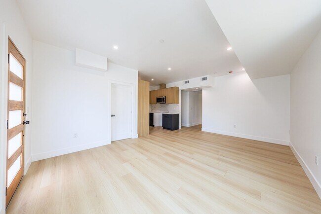 Building Photo - 1013 S Citrus Ave