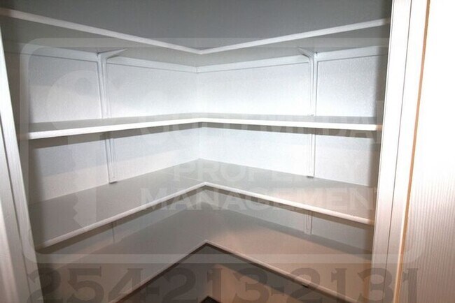 Building Photo - 1704 Cedrus Dr