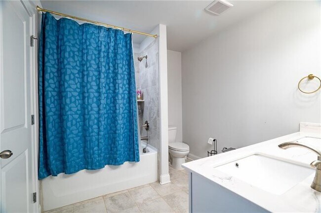 Building Photo - 6505 Trailway Trace