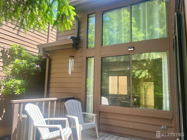 Building Photo - 172 Sayre Dr