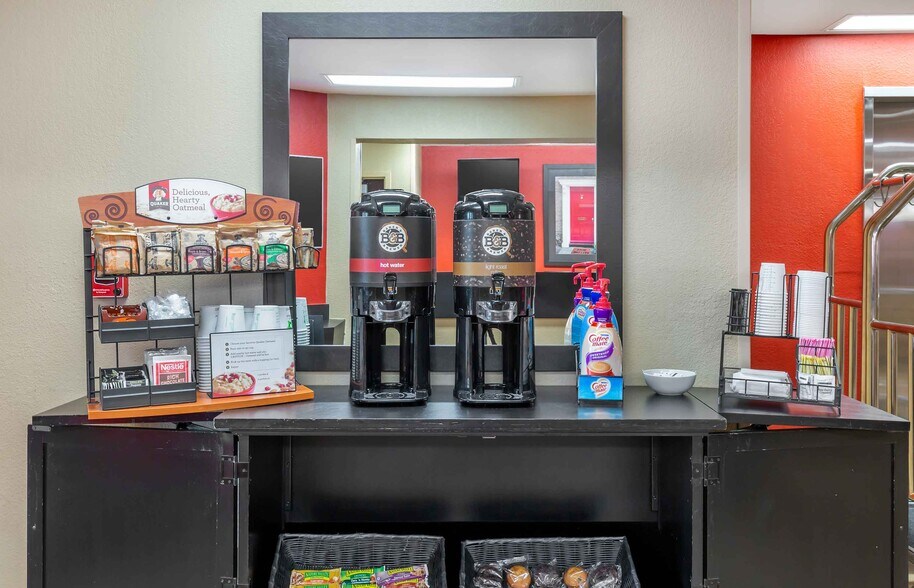 Building Photo - Furnished Studio-Wilmington - New Centre Drive